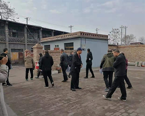 縣委、鎮(zhèn)府領(lǐng)導(dǎo)驗收煤改電工程