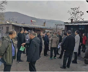 縣委、鎮(zhèn)府領導驗收工程